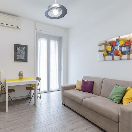 Piazza De Angeli M1 Comfortable Flat With Balcony Milão Exterior foto