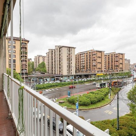 Piazza De Angeli M1 Comfortable Flat With Balcony Milão Exterior foto