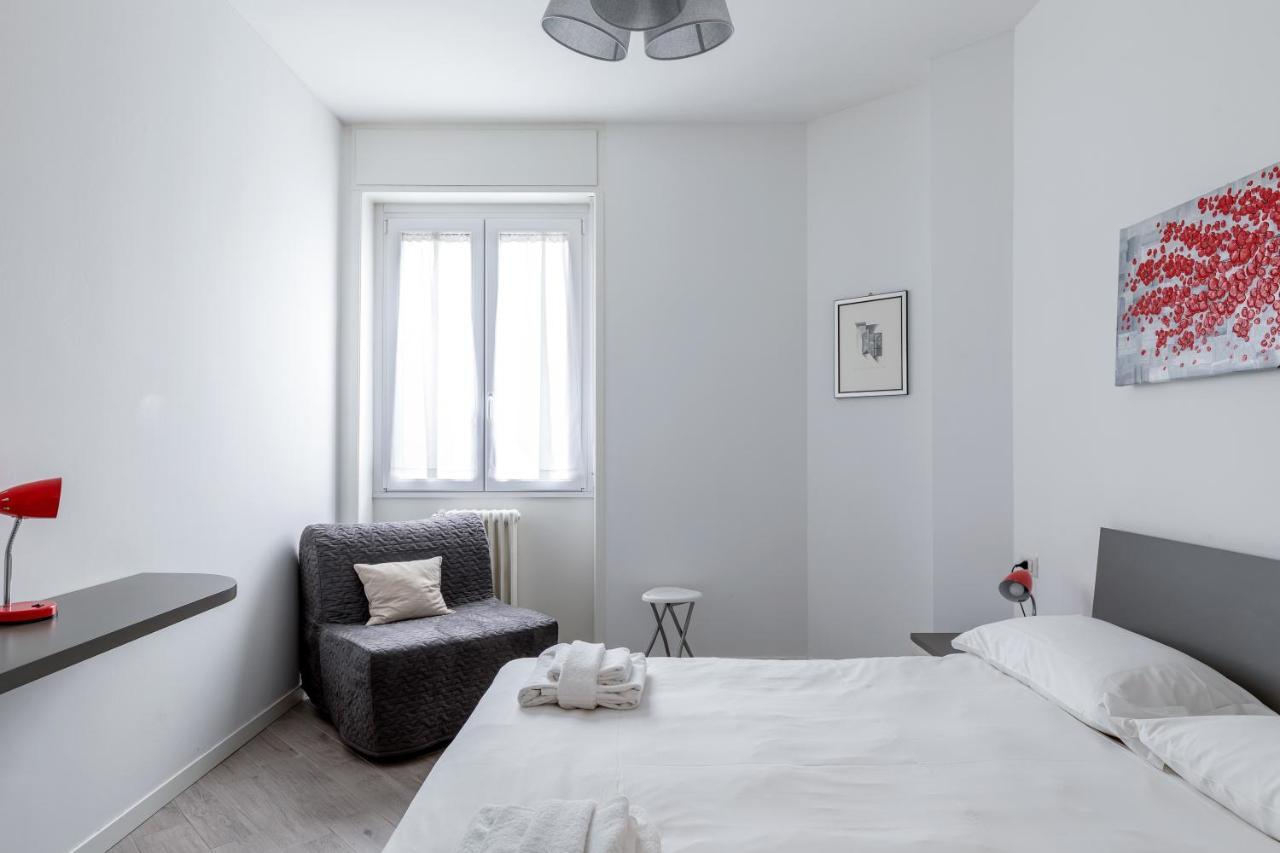 Piazza De Angeli M1 Comfortable Flat With Balcony Milão Exterior foto