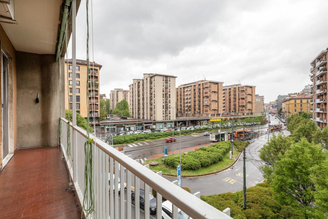 Piazza De Angeli M1 Comfortable Flat With Balcony Milão Exterior foto